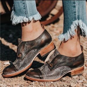 Like New Freebird Mabel Leather Western Inspired Oxford Shoes Size 9 Taupe Multi